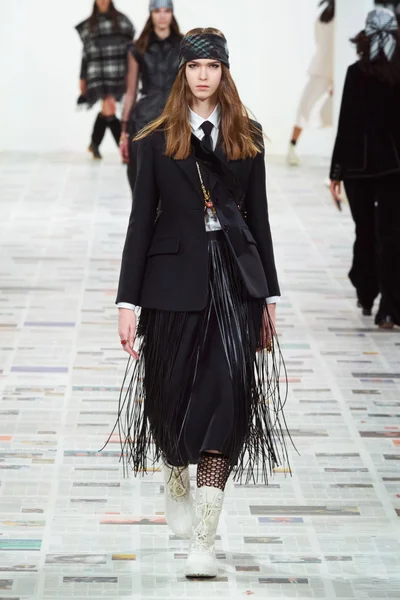 Look 46